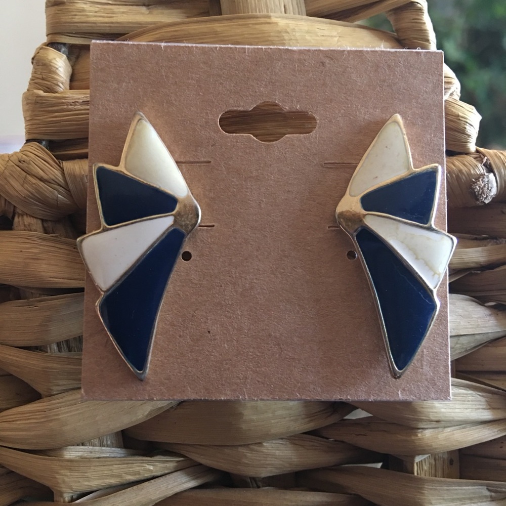 Vintage 80s navy/cream enamel fan pierced earrings